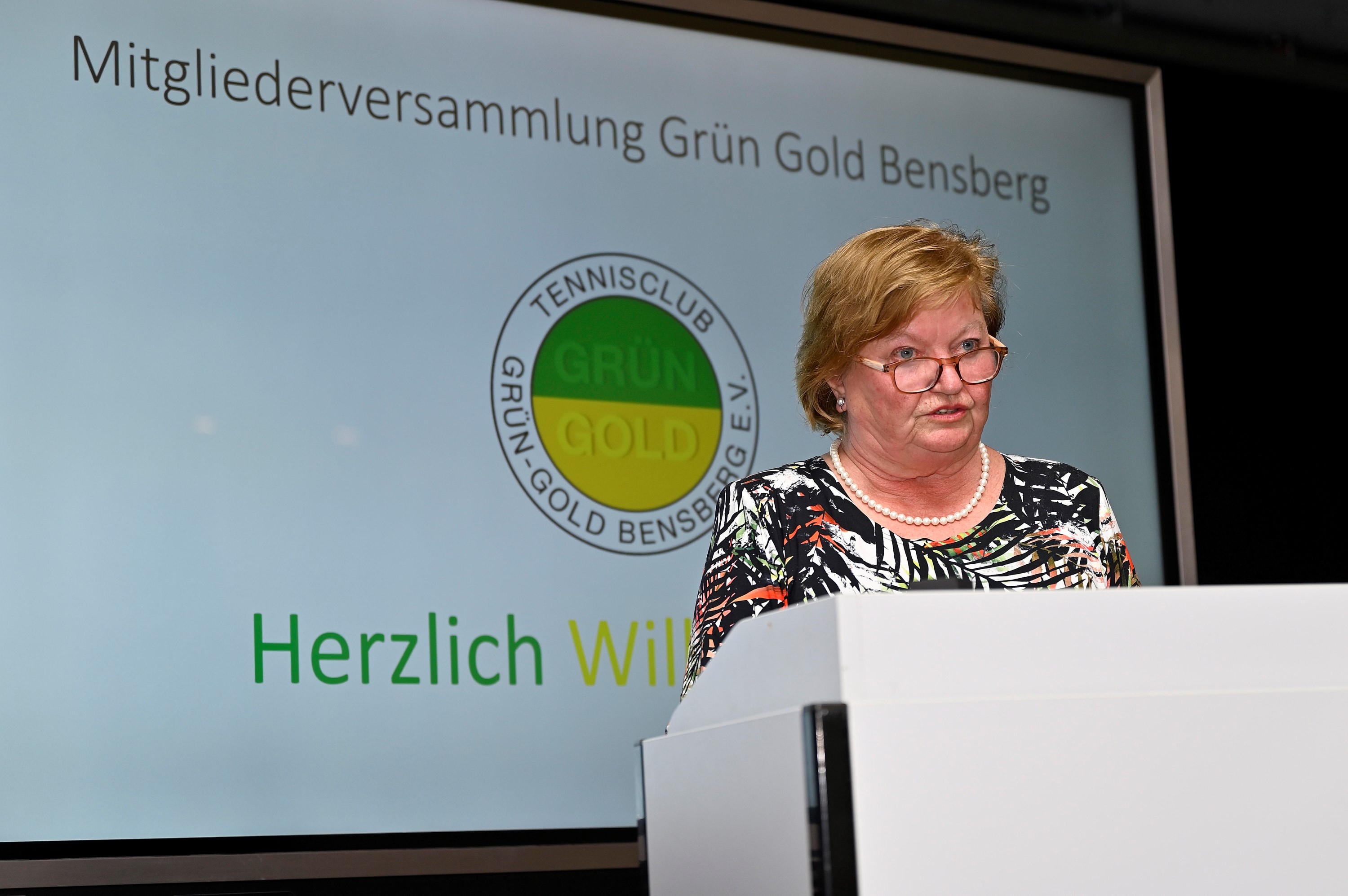 2021-09-10 Goldene Ehrennadel Wolfgang Philippek Anna Maria Scheerer